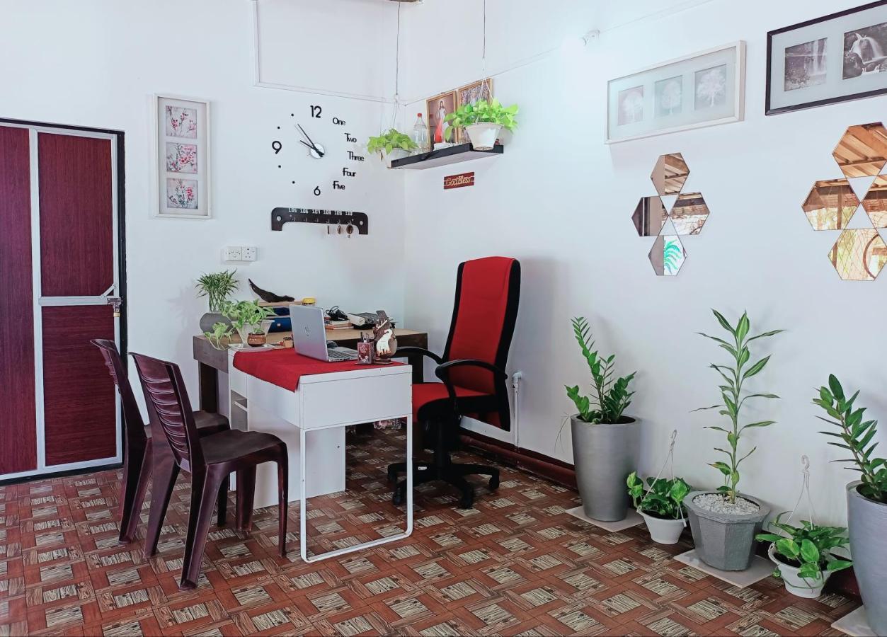 French Garden Pragash Beach Hotel 트링코말리 외부 사진