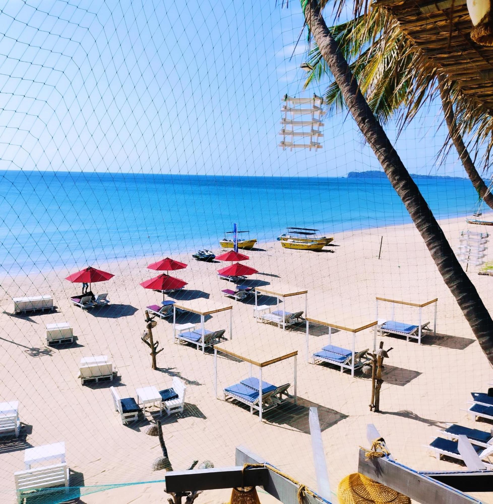 French Garden Pragash Beach Hotel 트링코말리 외부 사진